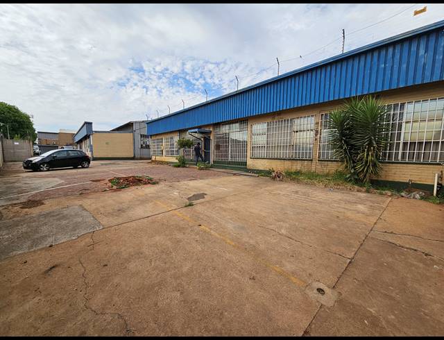 668M² FACTORY TO LET IN ANDERBOLT